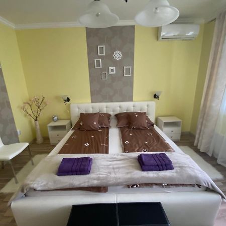Eszter Apartman Eger Exterior foto