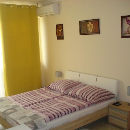 Eszter Apartman Eger Exterior foto