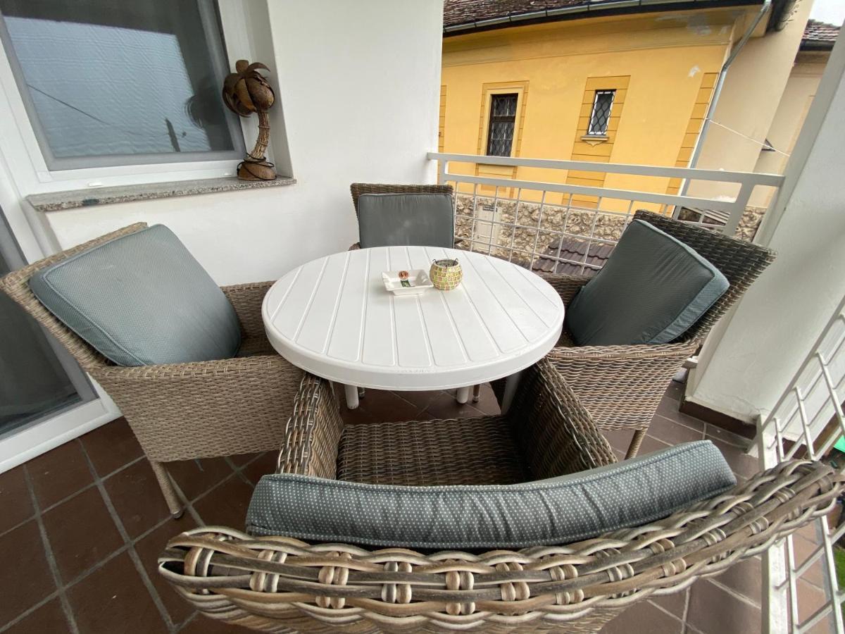 Eszter Apartman Eger Exterior foto