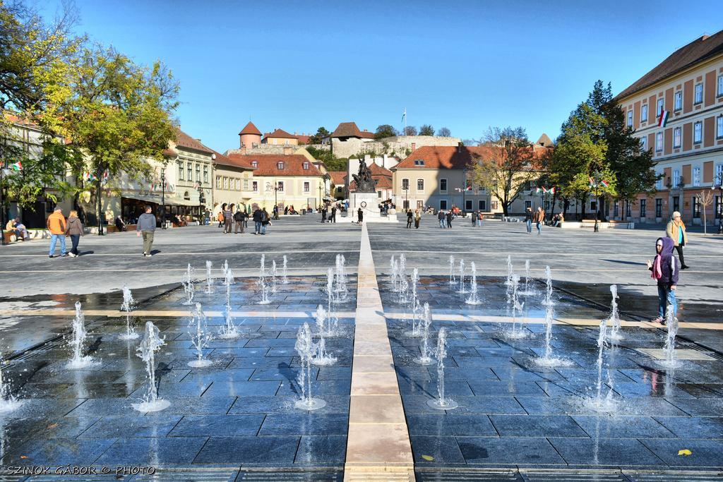 Eszter Apartman Eger Exterior foto
