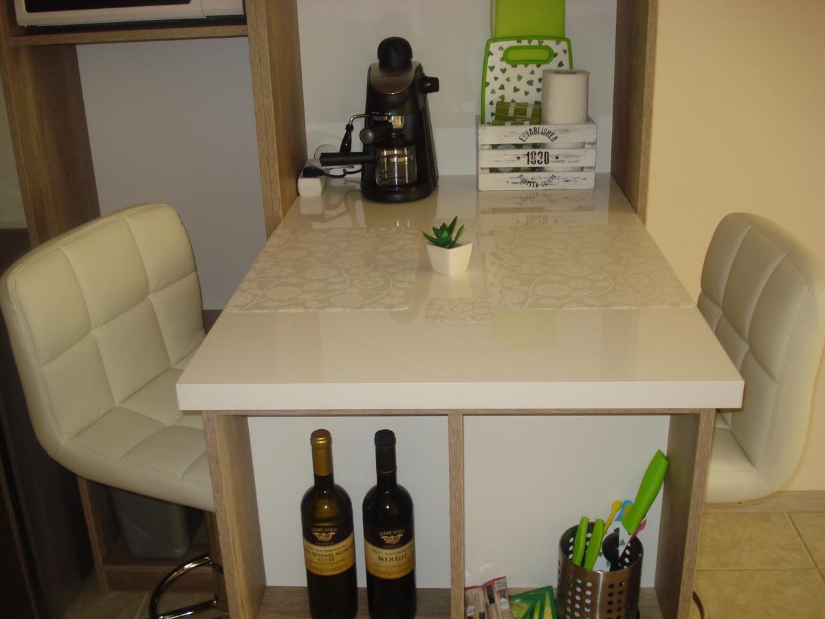 Eszter Apartman Eger Exterior foto